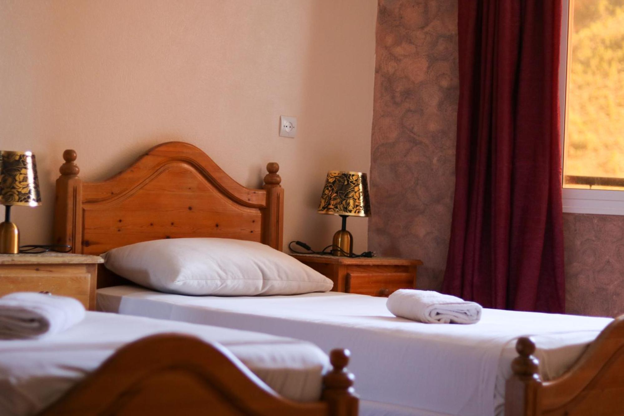 Auberge Les Montagnes Du Paradis Tagherat Anekrim エクステリア 写真