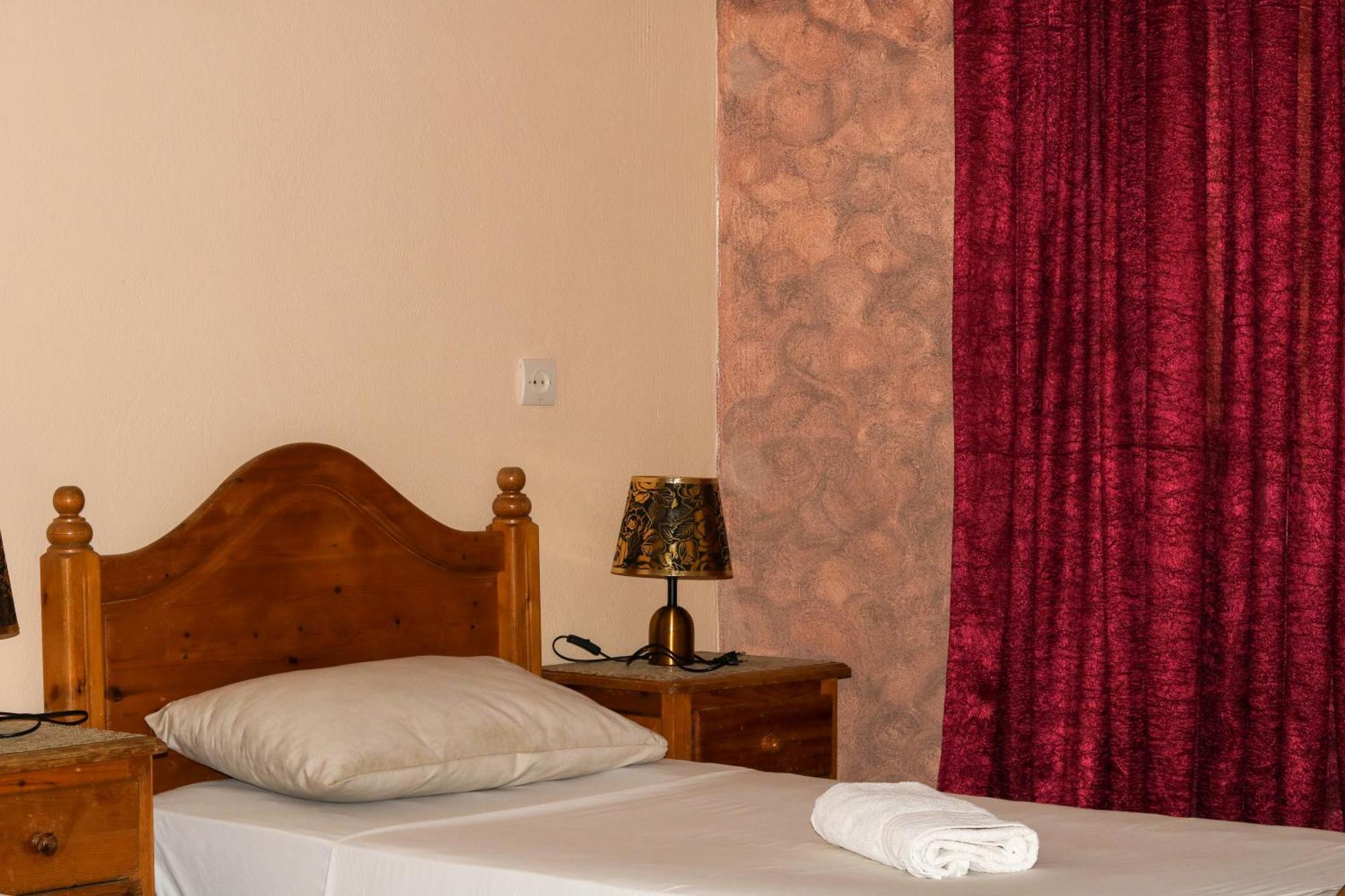 Auberge Les Montagnes Du Paradis Tagherat Anekrim エクステリア 写真
